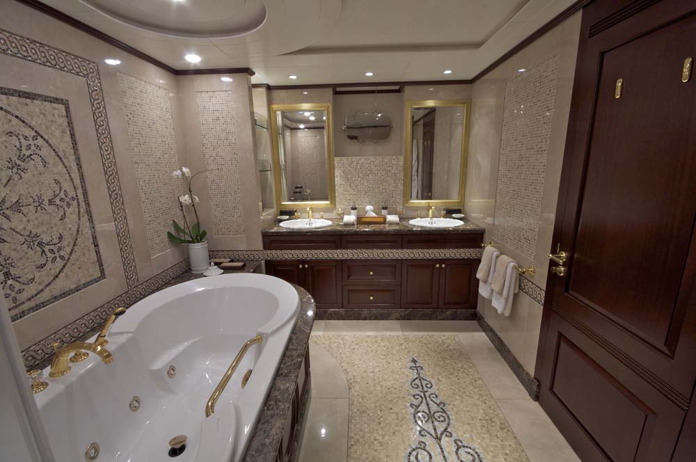 Yacht AZTECA II -  Master Ensuite