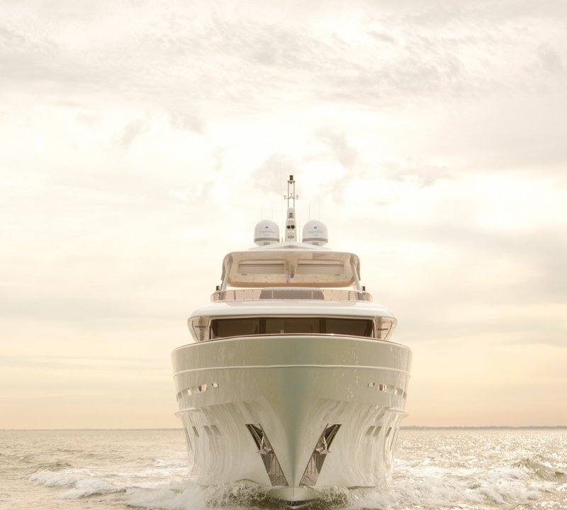 Yacht FIREFLY By Mulder - Front View