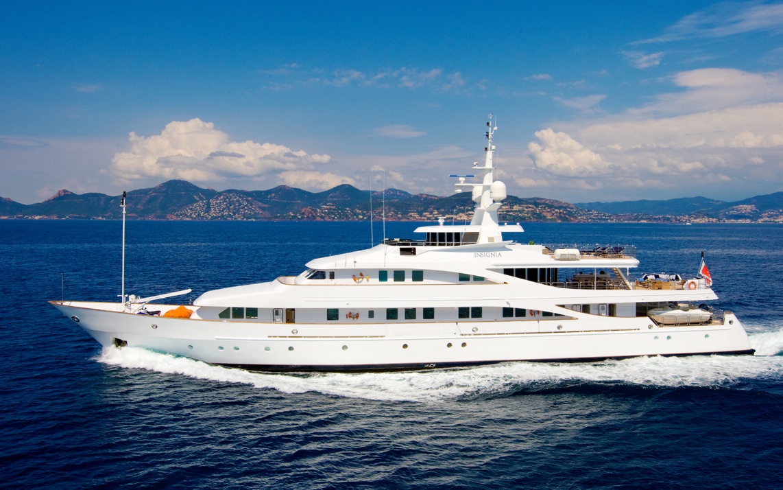 Yacht INSIGNIA - Profile