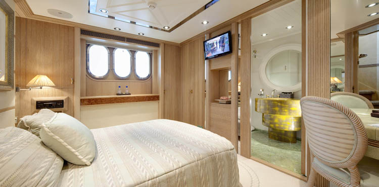 Yacht LA MASCARADE - Aft Guest Cabin