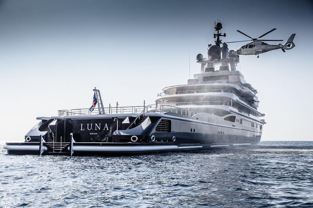 Yacht LUNA - Aft with Helicopter