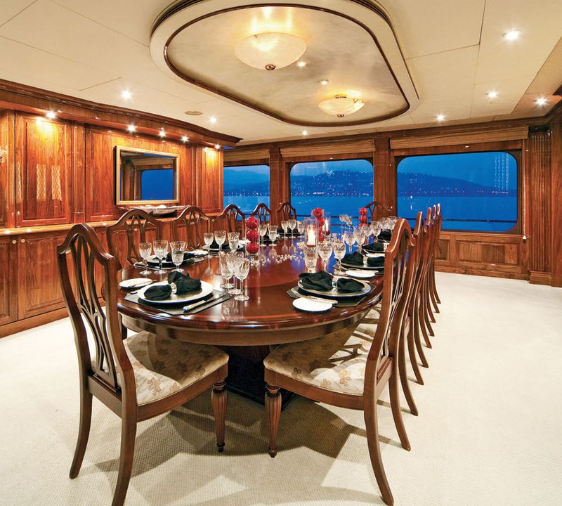 Yacht ONE MORE TOY - Formal Dining