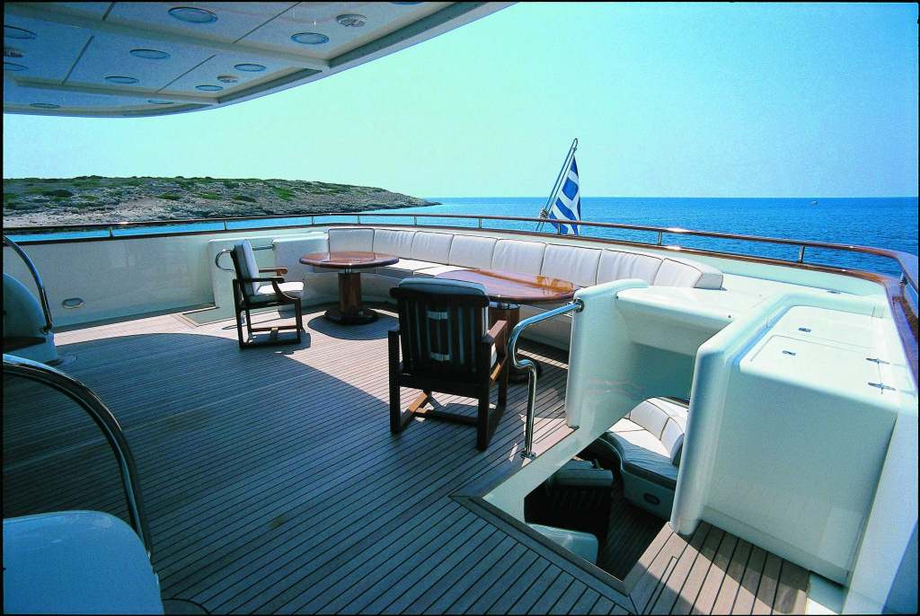 Yacht OPARI - Upper Deck