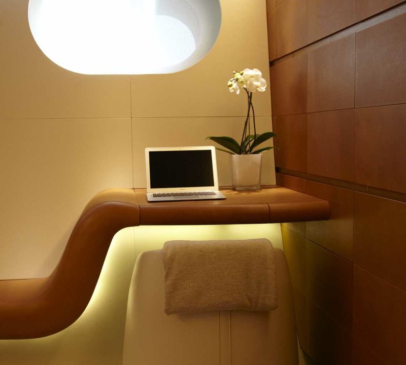Yacht PANTHALASSA By Perini Navi - Dusk - Desk Detail