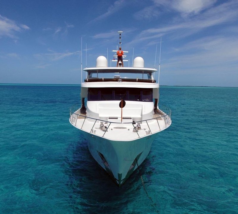 Yacht  REFLECTIONS - Bow