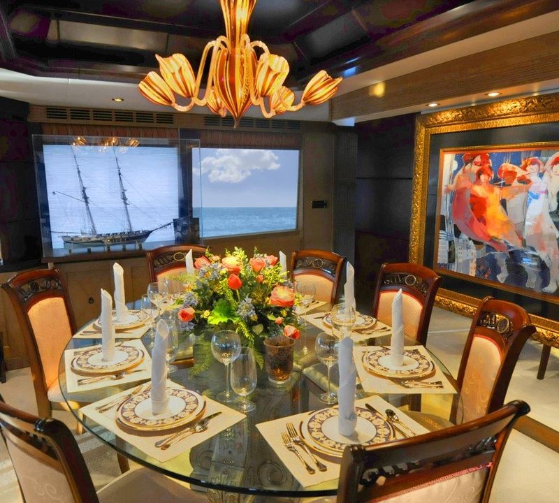 Yacht SCOTT FREE - Formal Dining