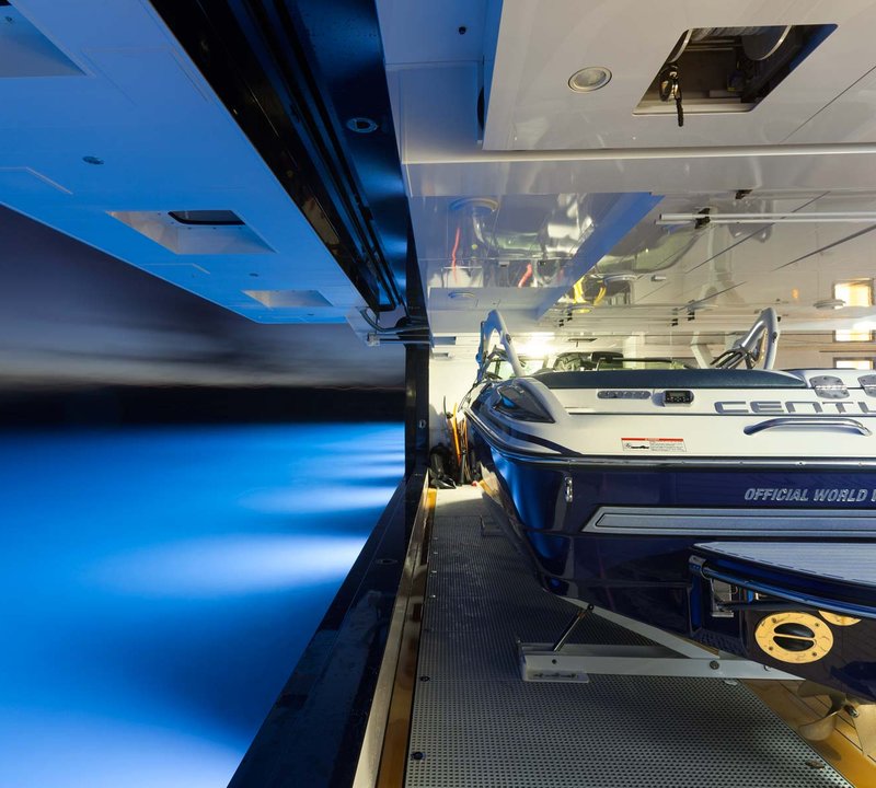 Yacht Solandge - Tender Garage