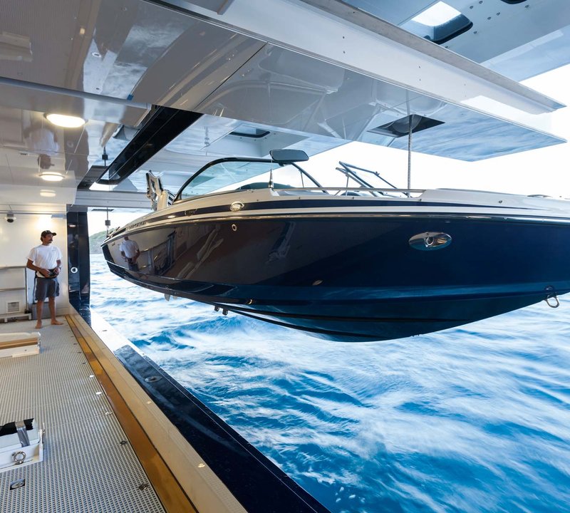 Yacht Solandge - Tender Launch