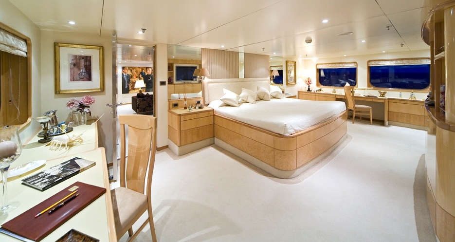 Yacht TITAN - Master Cabin