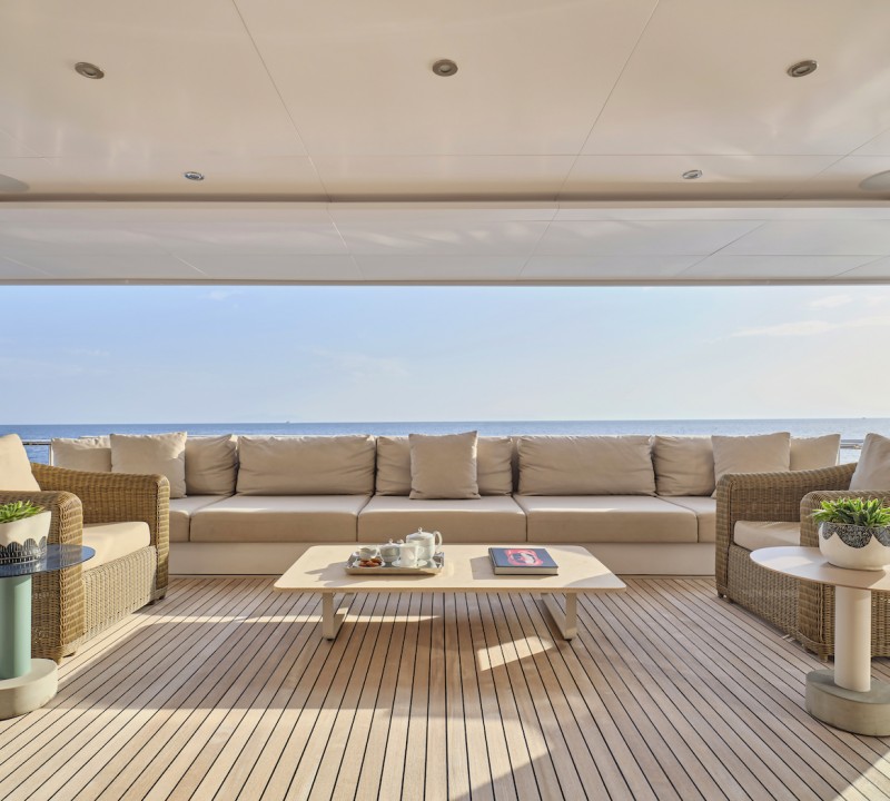 Aft Deck Seating   - Photo Studio Reskos