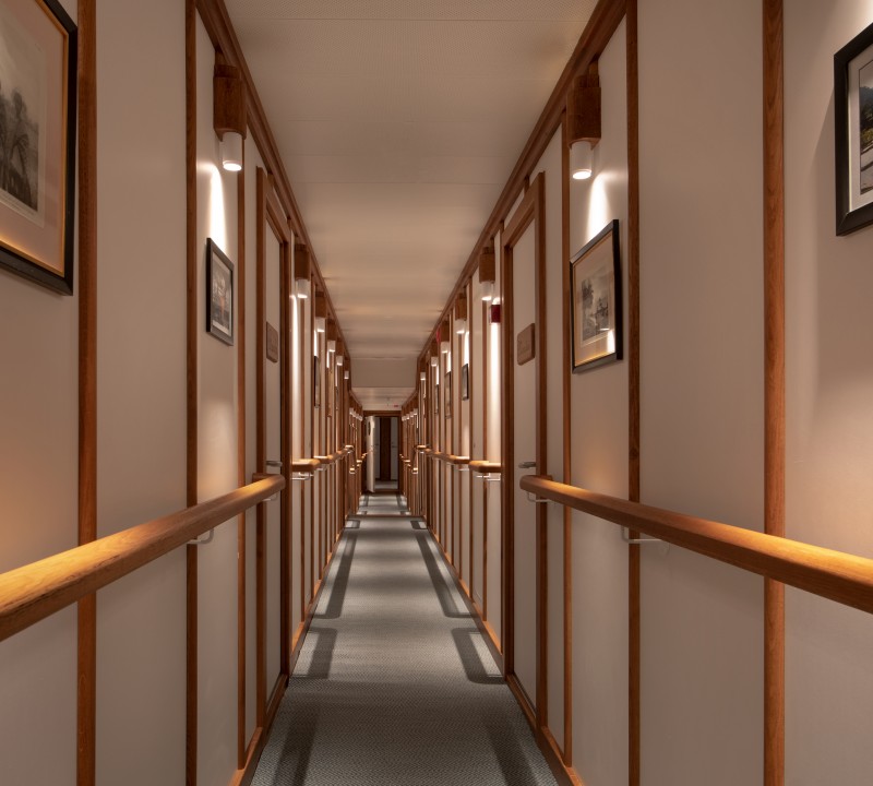 Aisle - Kudanil - Jack Johns