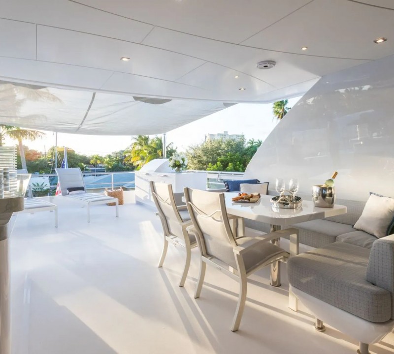 Al Fresco Dining On Sun Deck