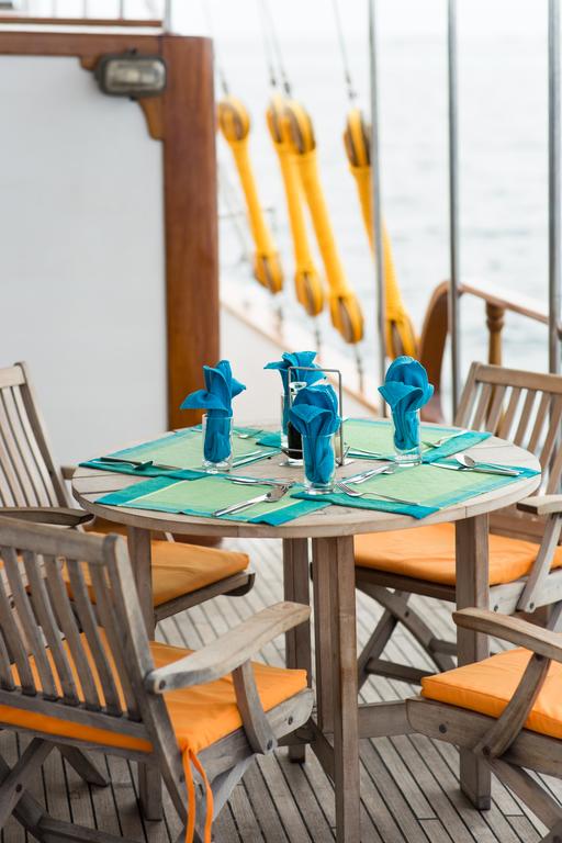 Alfresco Dining