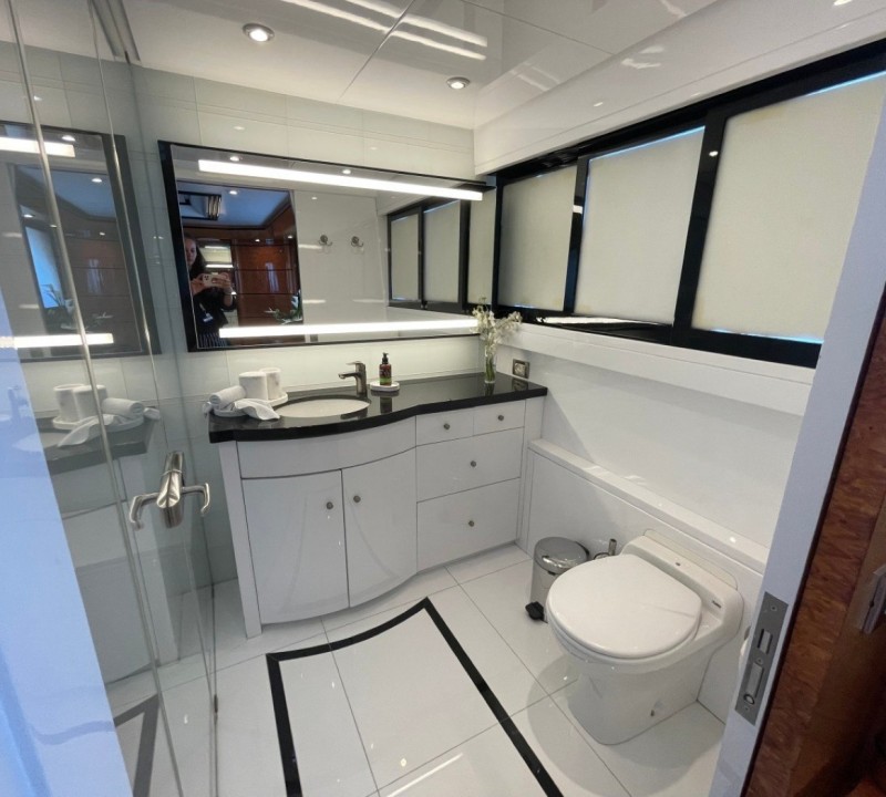 Bathroom With Komoot