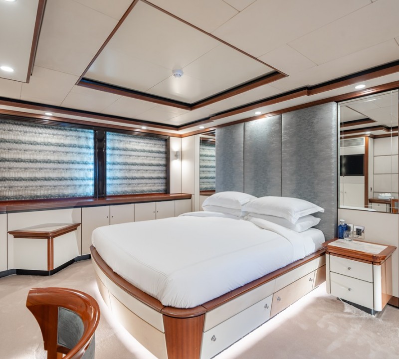 Cabin VIP Forward Turneddown