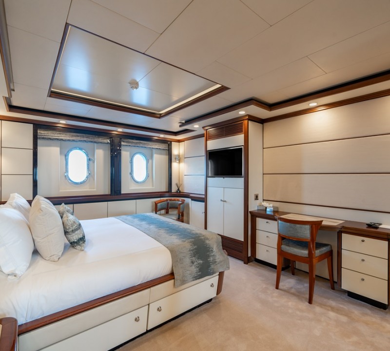 Cabin VIP Midship