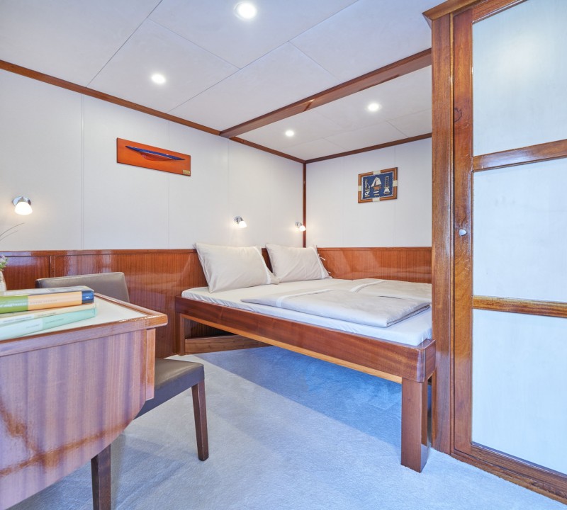 Convertible Guest Cabin