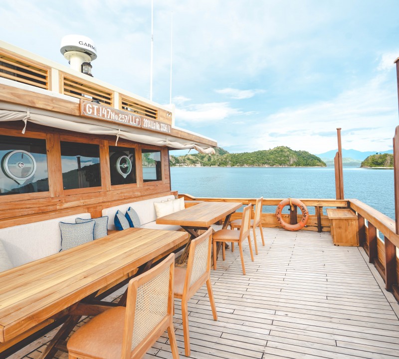 Deck Dinign Area