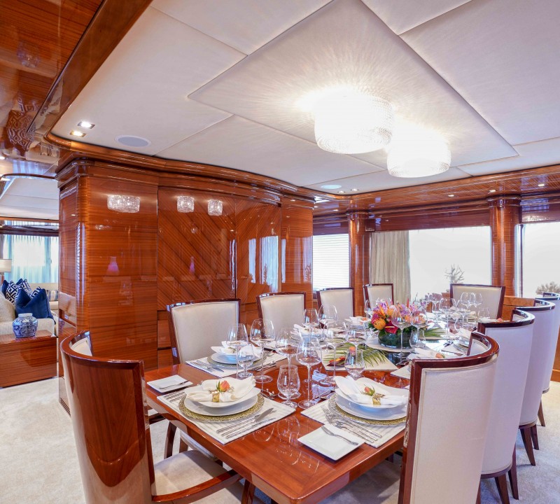 Dining Aft
