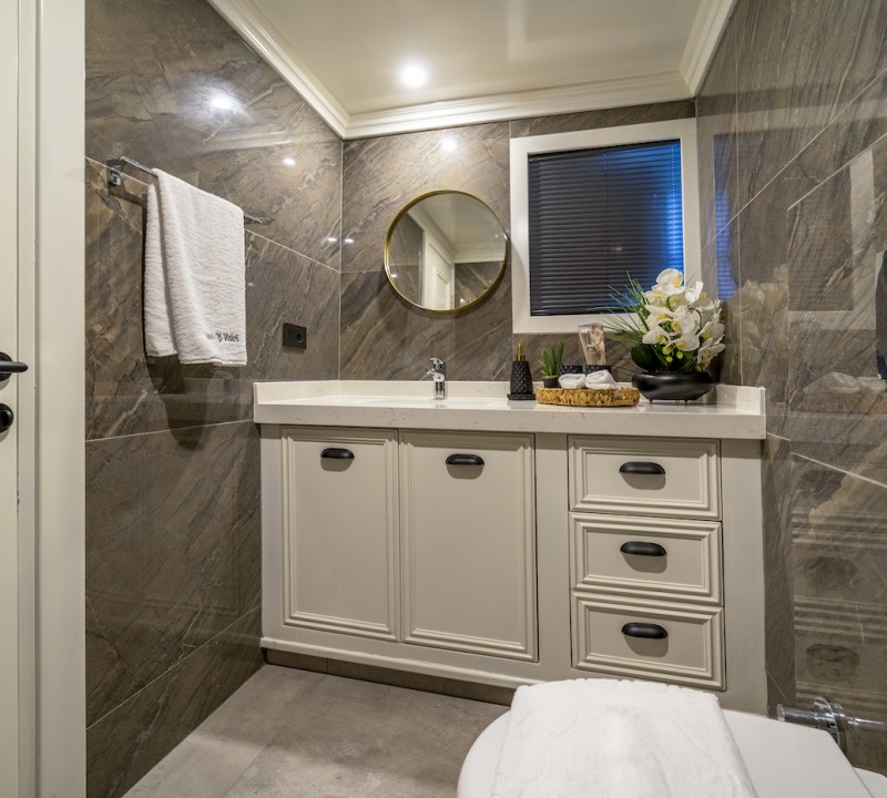 Double Cabin 1 - Ensuite Bathoom