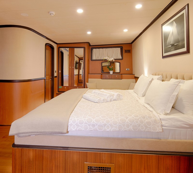 Fore Master Luxury Cabin