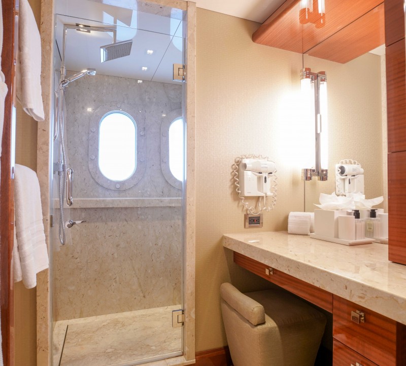 Guest Cabin Ensuite