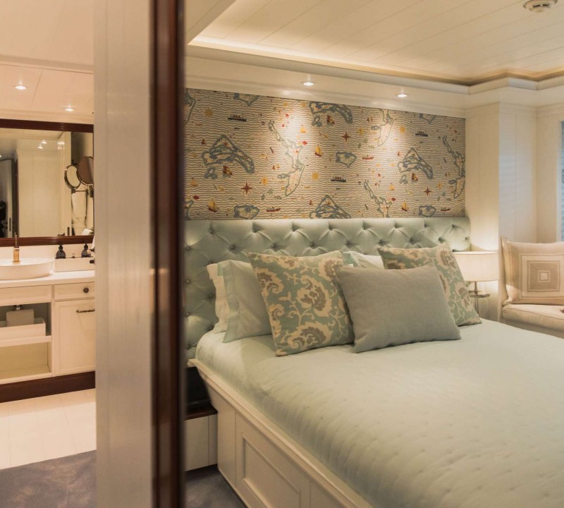 Guest Cabin - Green