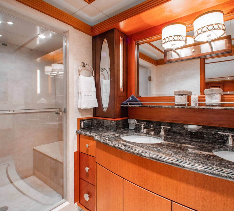 Guest Cabin - King - Bathrrom