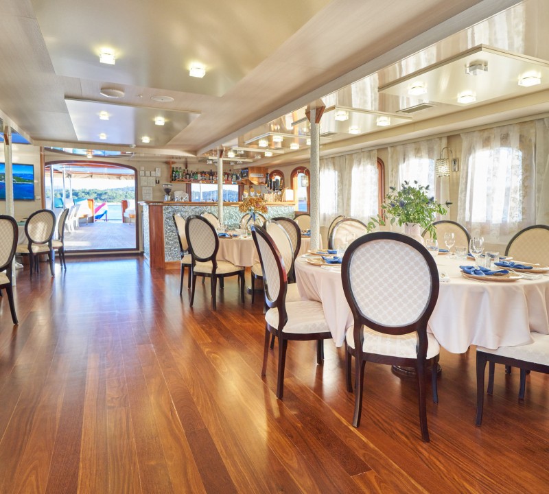Interior Dining Saloon