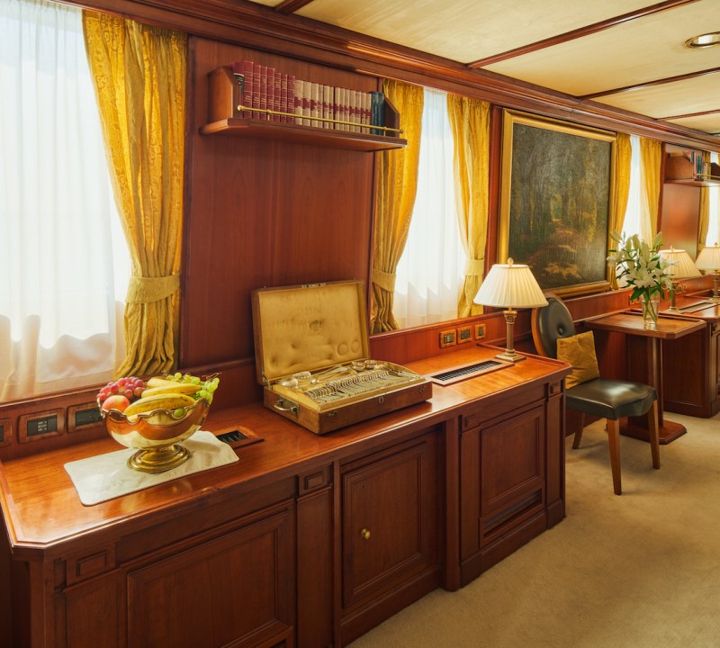 Interior - Saloon