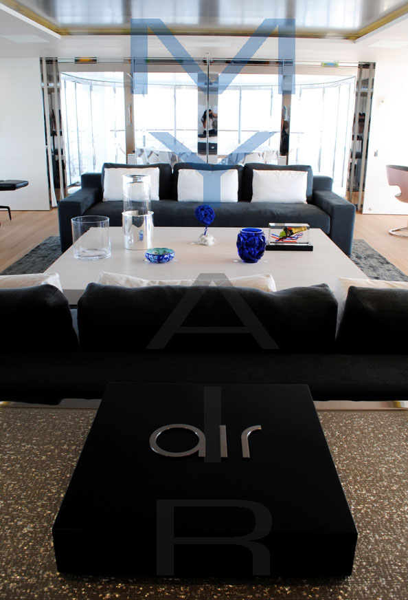 Lounge Detail
