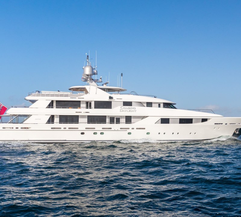 Luxury Yacht CHASING DAYLIGHT