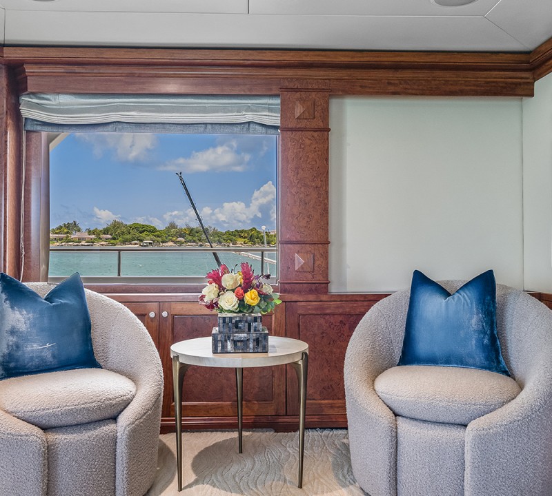 Main Saloon - Armchairs