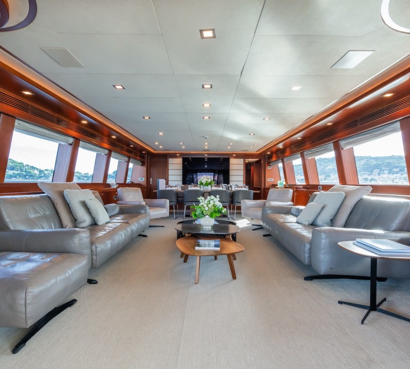 Main Saloon With Leather Sofas