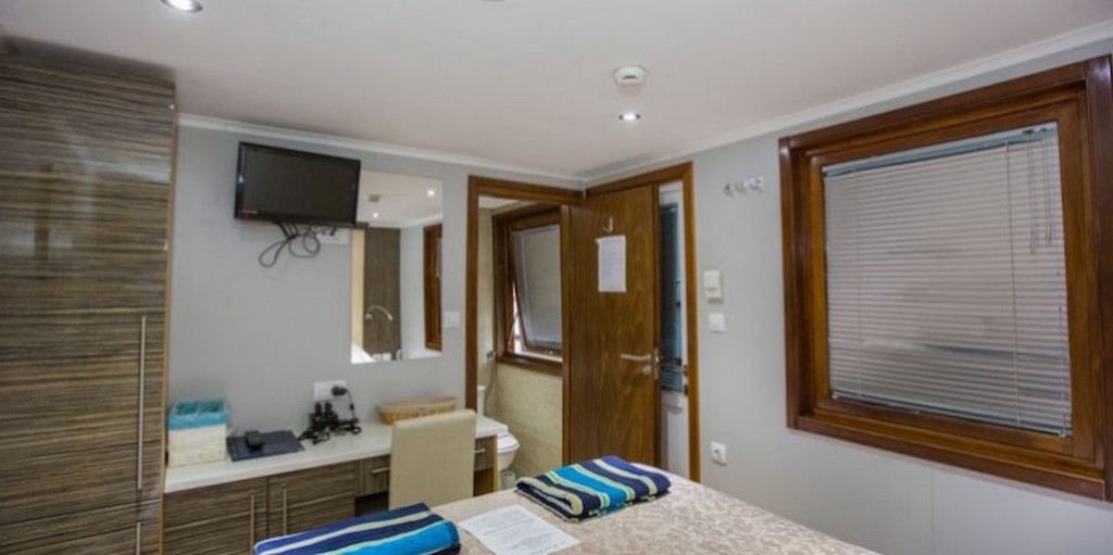 Guest cabin