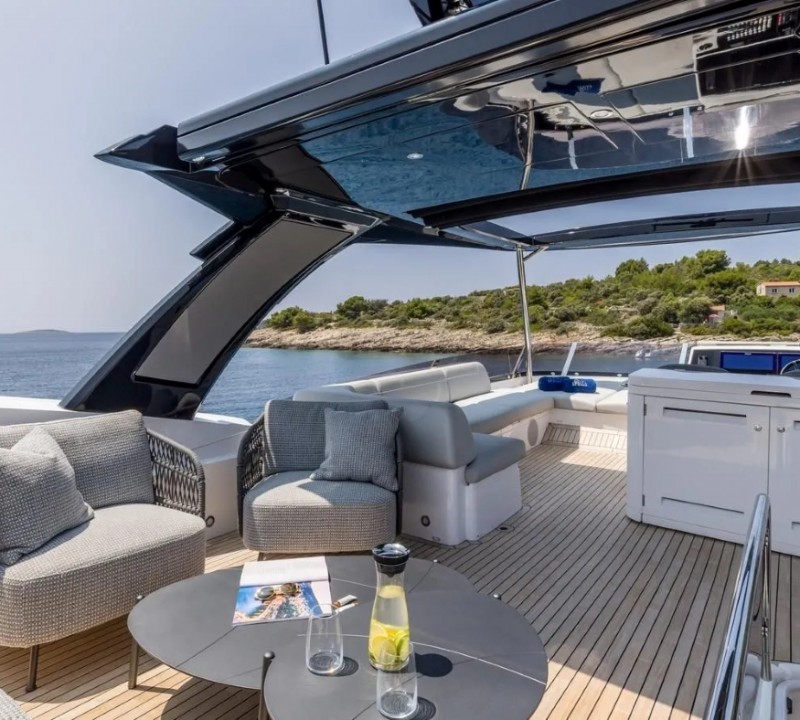 Relaxation Area With Captain Area