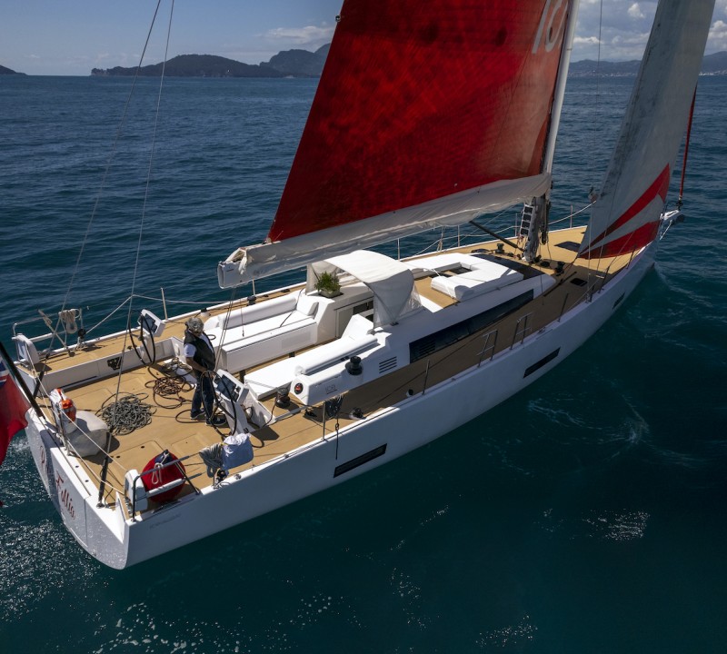 Sailing Yacht PURA FOLLIA