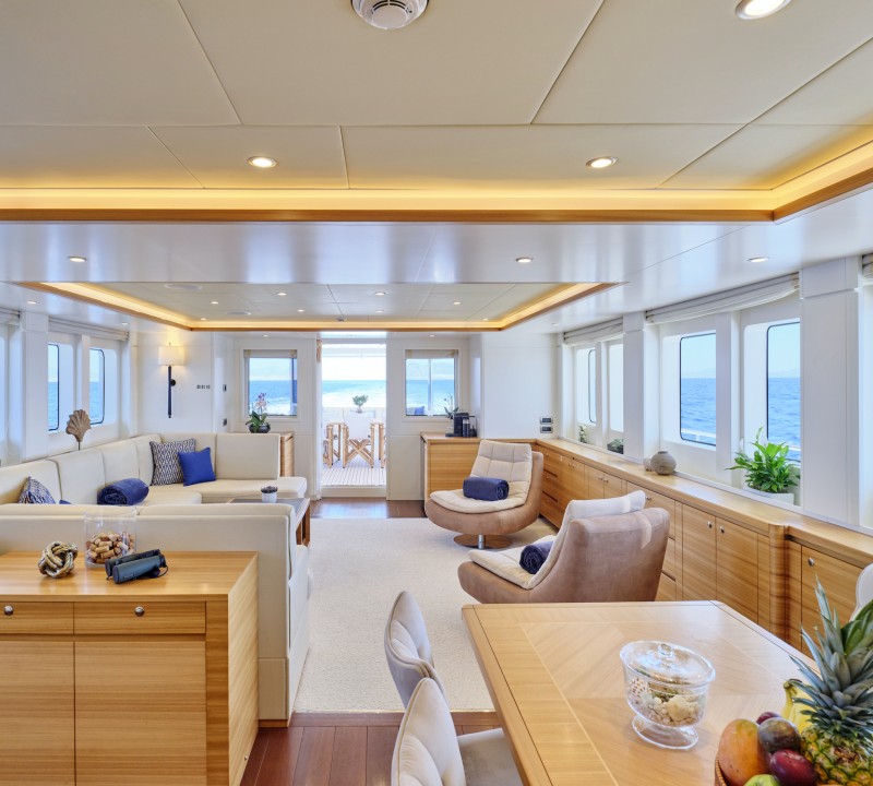 Saloon - Seating And Dining