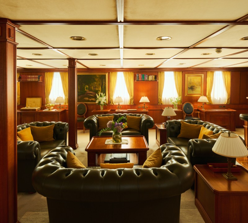 Saloon Seating