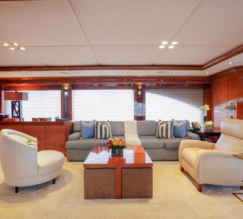 Sky Lounge Forward