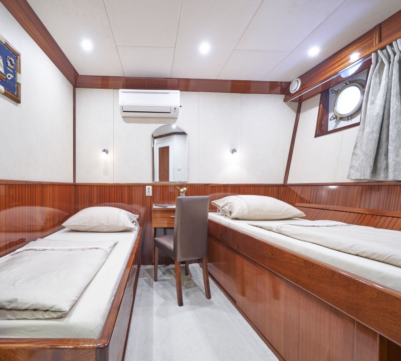 Twin Cabin