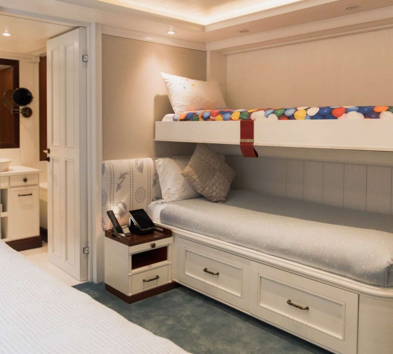 Twin Cabin With Pullman