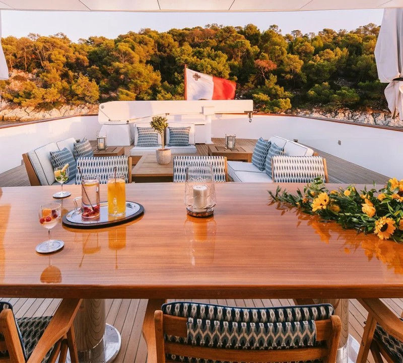 Upper Deck - Dining