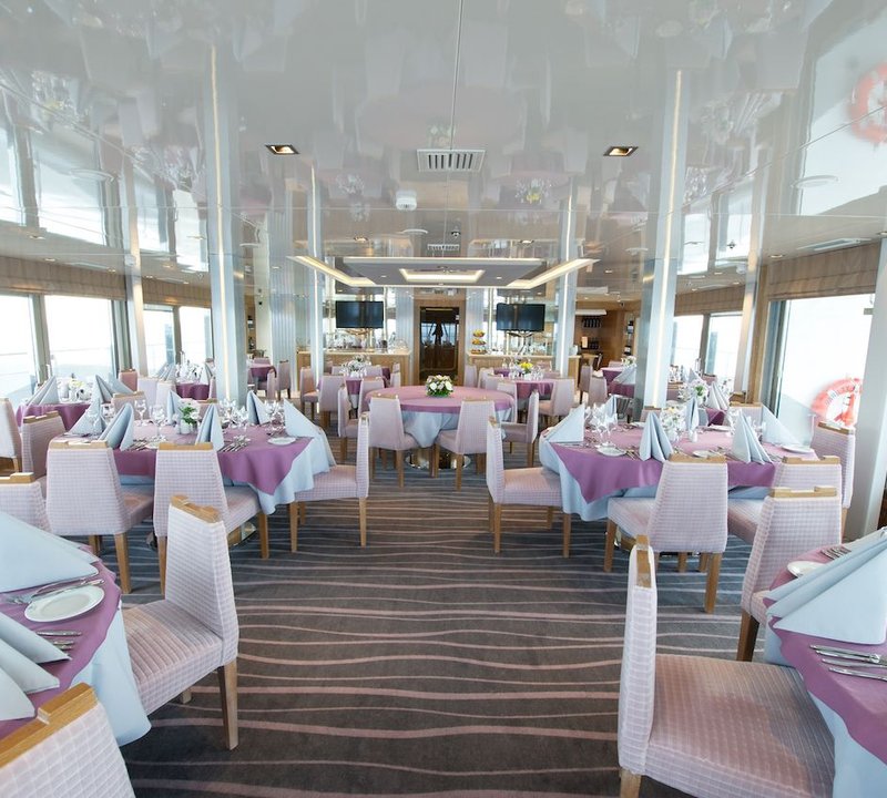 Voyager Dining Room