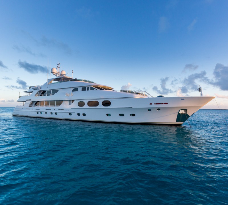 Lady Joy - Exterior